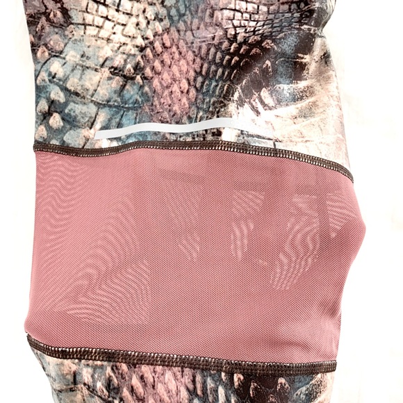 Nine West Active Capri Snakeskin Print Leggings - Picture 12 of 14